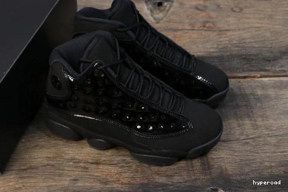 Hyperoad 13 CAP AIR GOWN AND JORDAN 1202